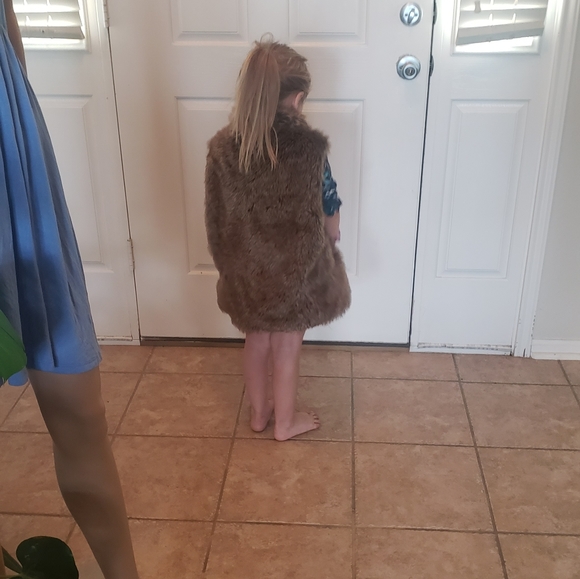 Justice 12/14 brown faux fur vest zip up - Picture 8 of 15